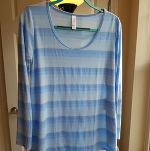 NWT Lularoe Lynnae Long Sleeved Tee